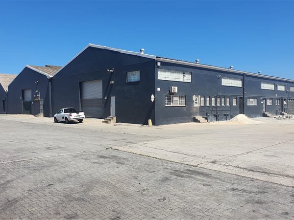 790  m² Industrial space