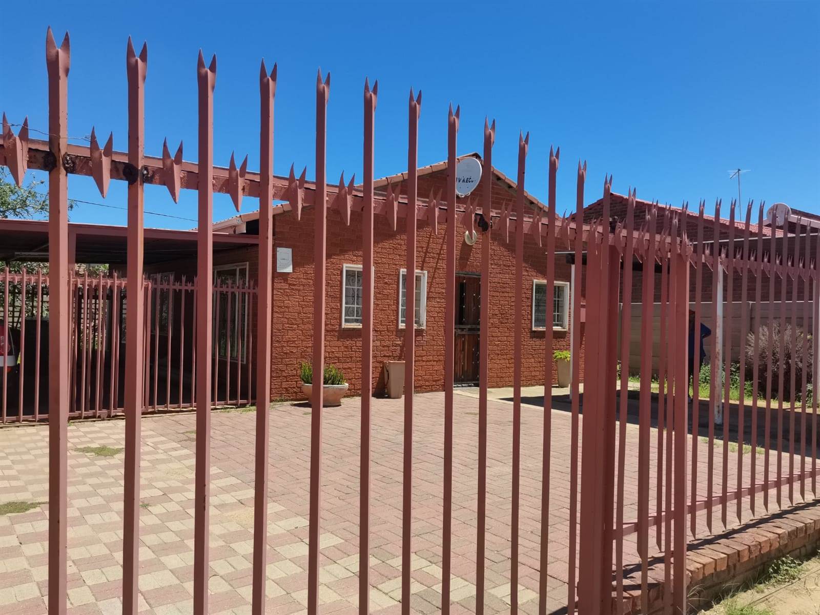 3 Bed House in Thabong photo number 14