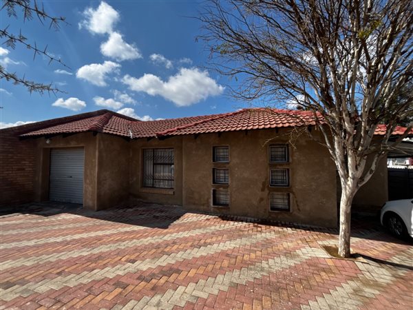 2 Bedroom House 2 Bedroom House