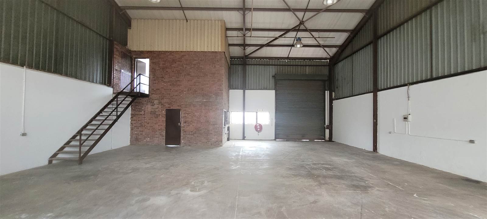 226  m² Industrial space in Robertville photo number 1