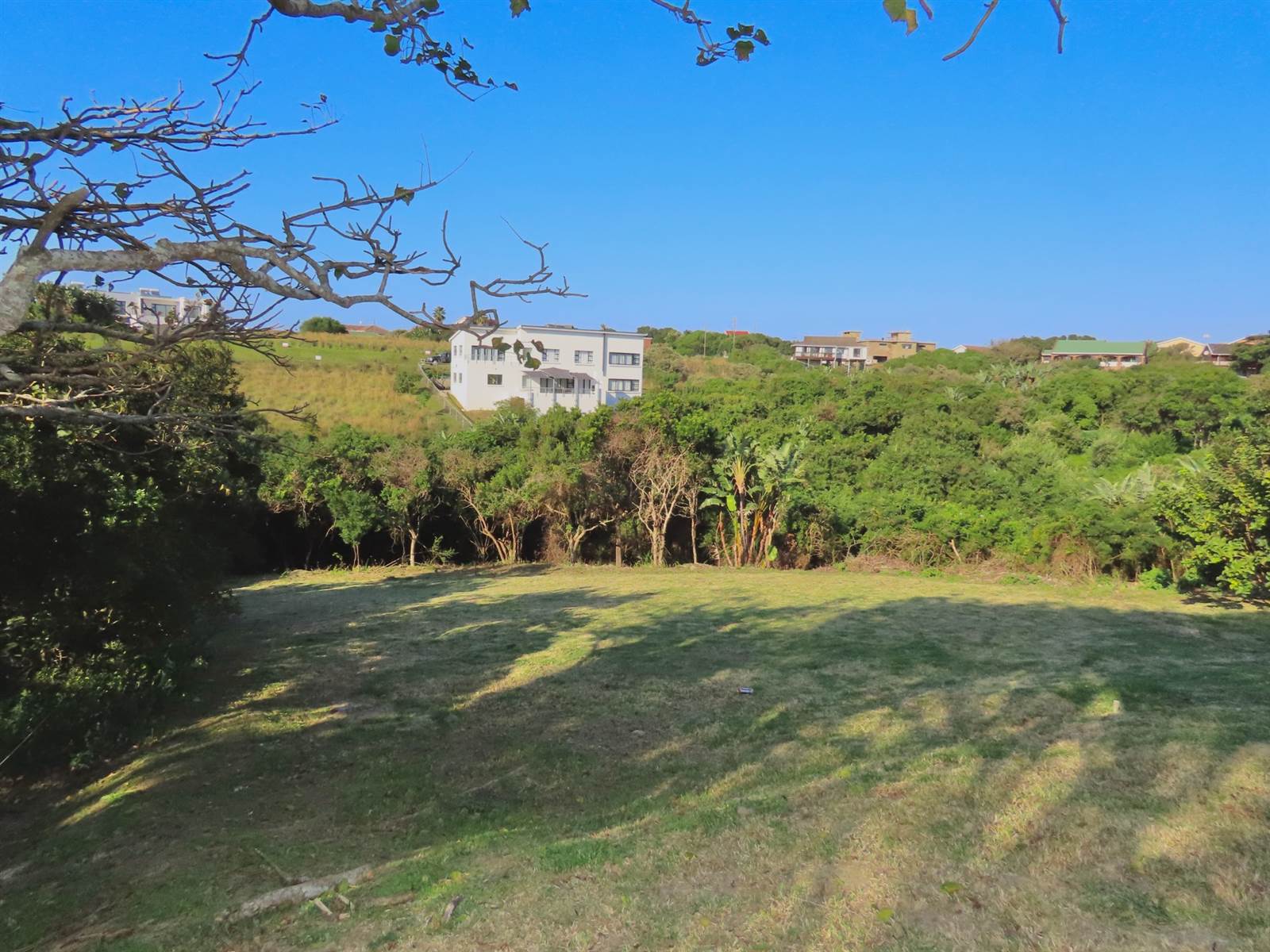 856 m² Land available in Morgans Bay photo number 1