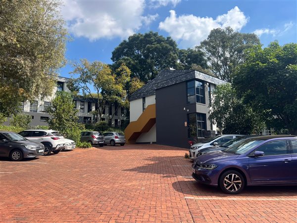 144  m² Commercial space in Dunkeld West
