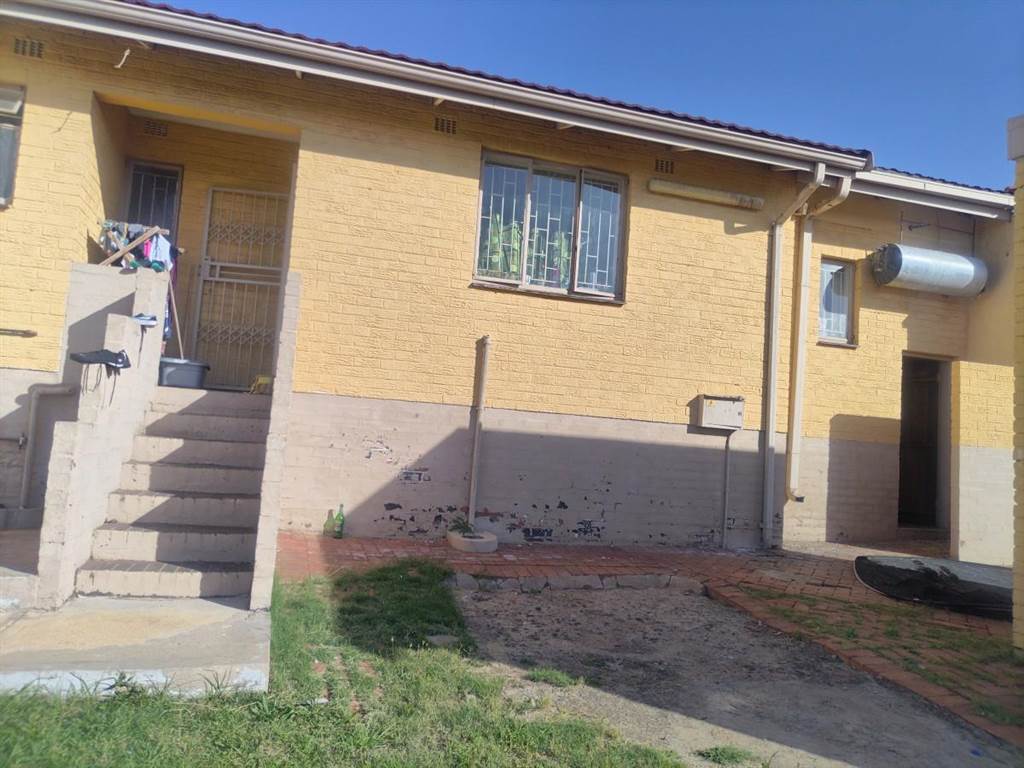 3 Bed House in Pretoria West photo number 18