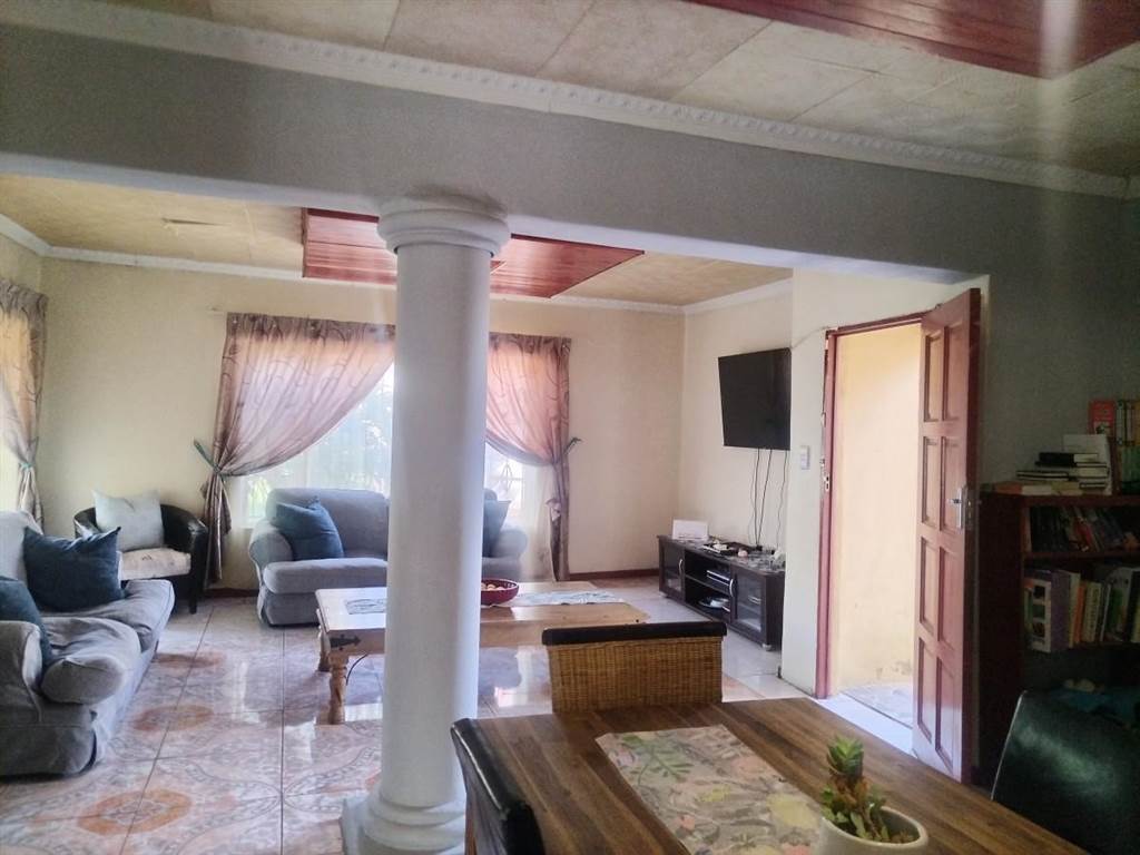 3 Bed House in Pretoria West photo number 6