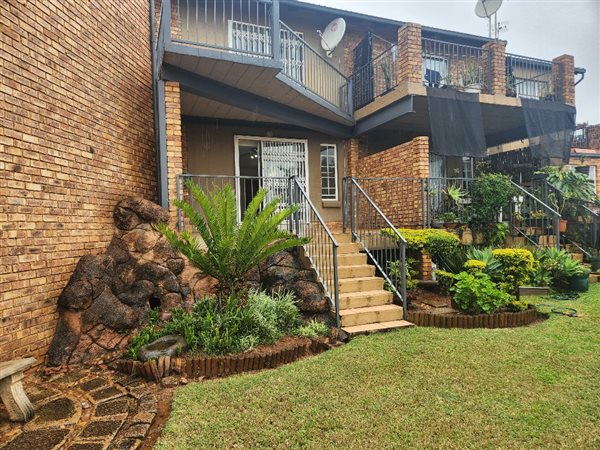2 Bedroom Duplex 2 Bedroom Duplex