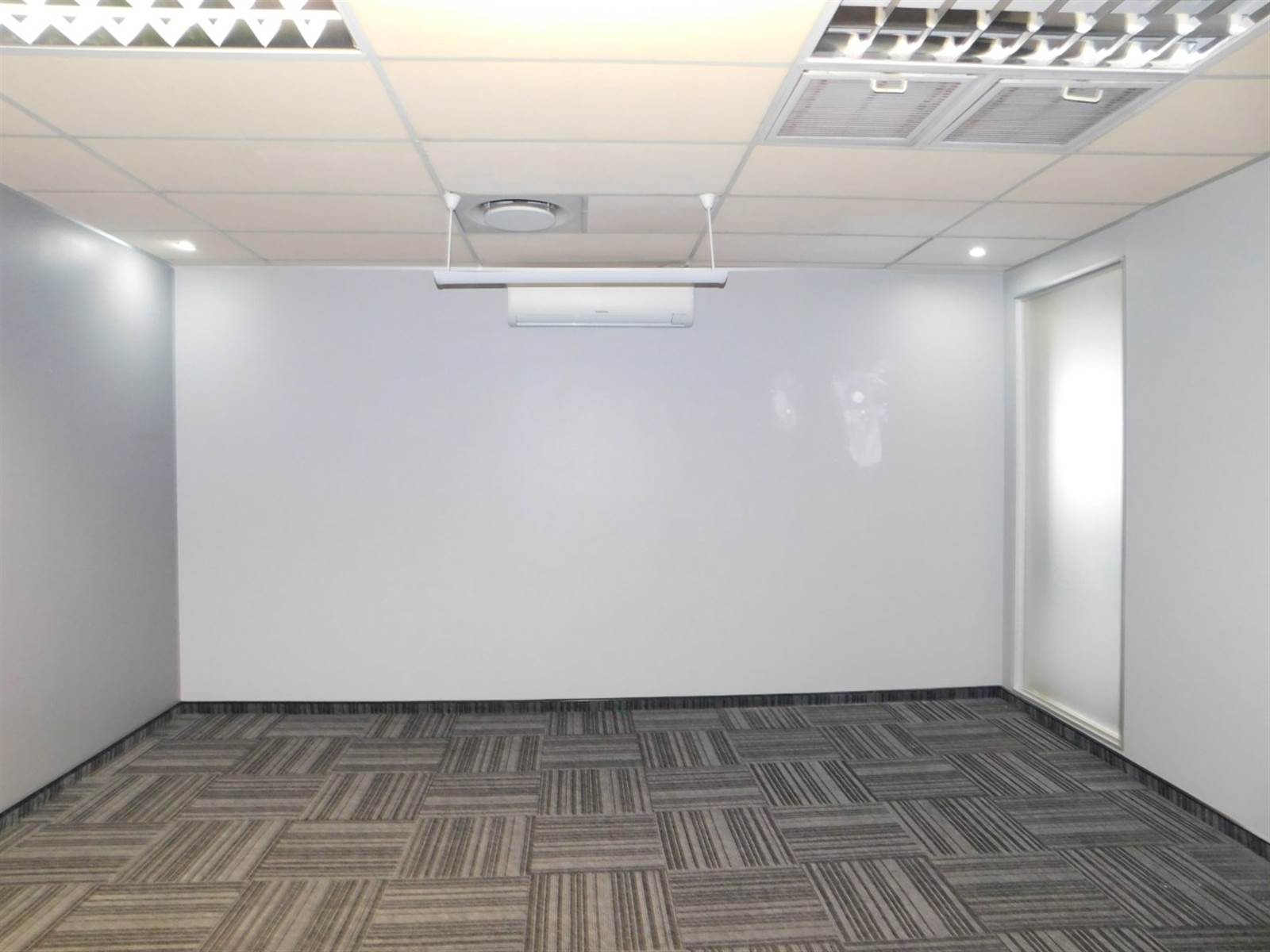 500  m² Office Space in Randburg Central photo number 17