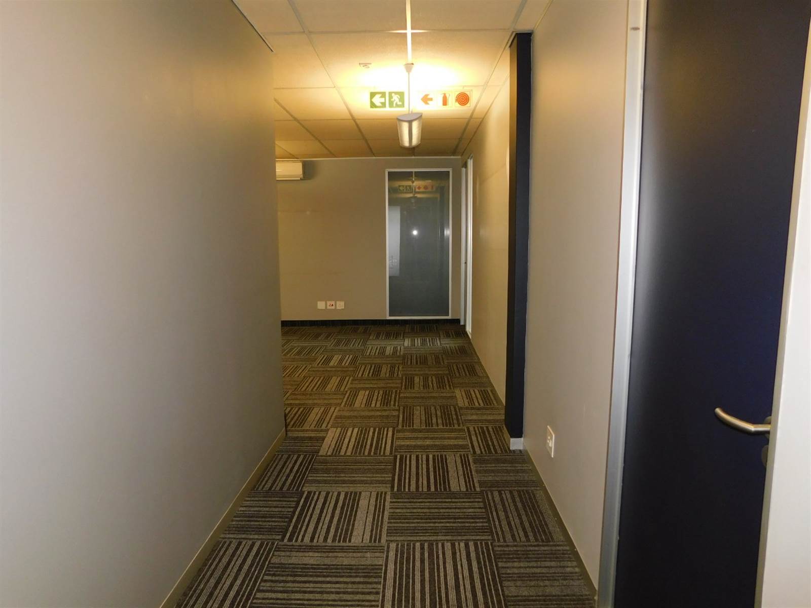 500  m² Office Space in Randburg Central photo number 16