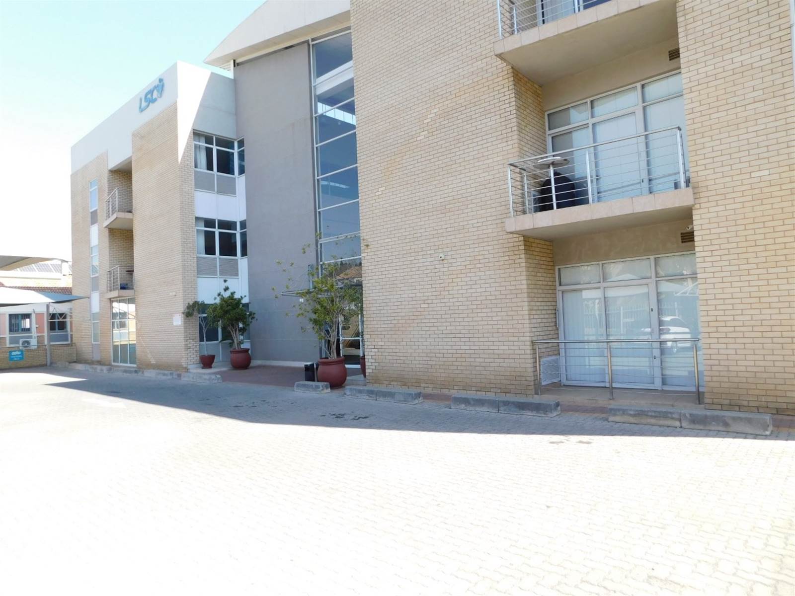 500  m² Office Space in Randburg Central photo number 3