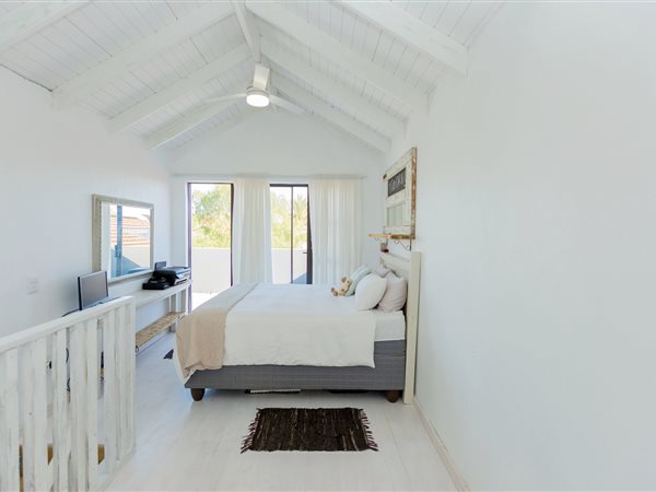 1 Bedroom Flat 1 Bedroom Flat