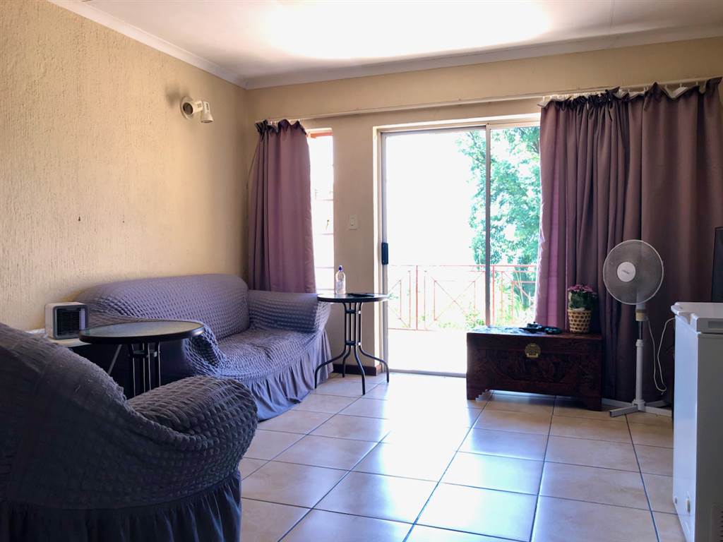 2 Bed Apartment in Nelspruit photo number 5