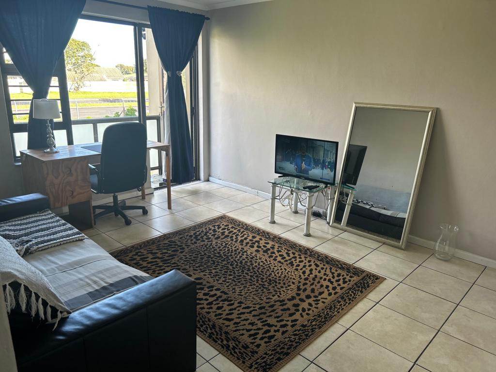 2 Bed Apartment in Parow Central photo number 6