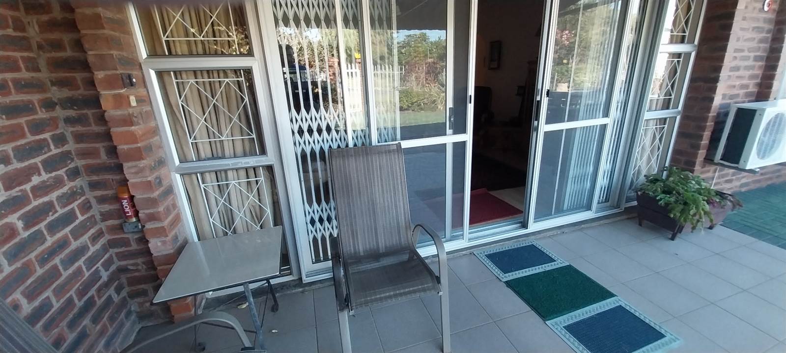 3 Bed Townhouse in Scottburgh South photo number 3