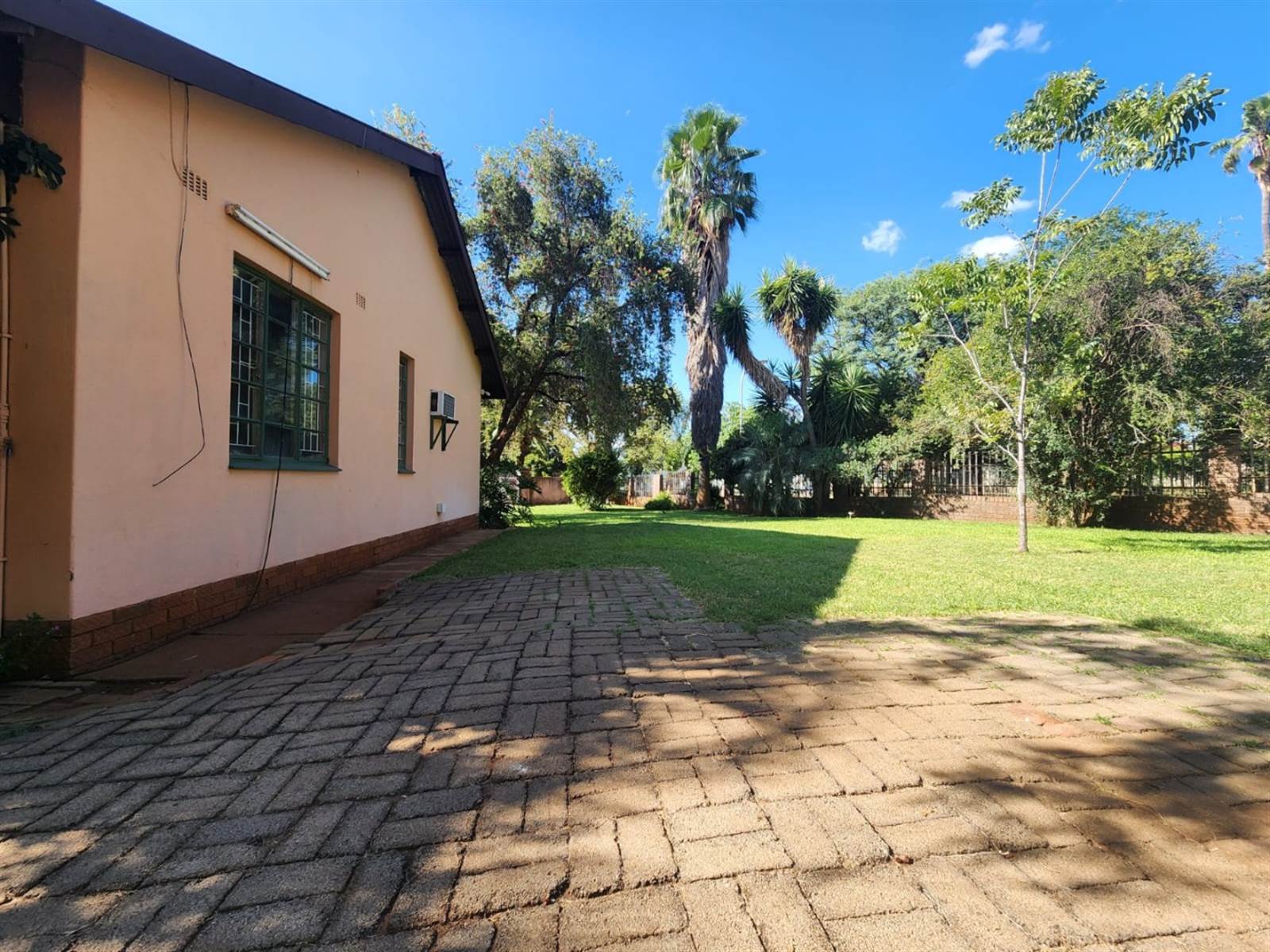 6 Bed House in Thabazimbi photo number 2