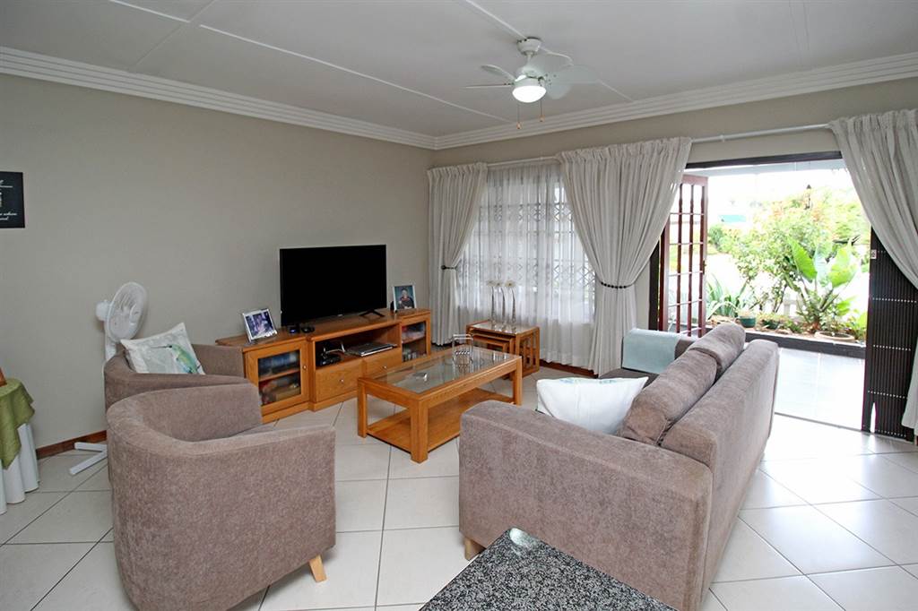 3 Bed House in Northmead photo number 7