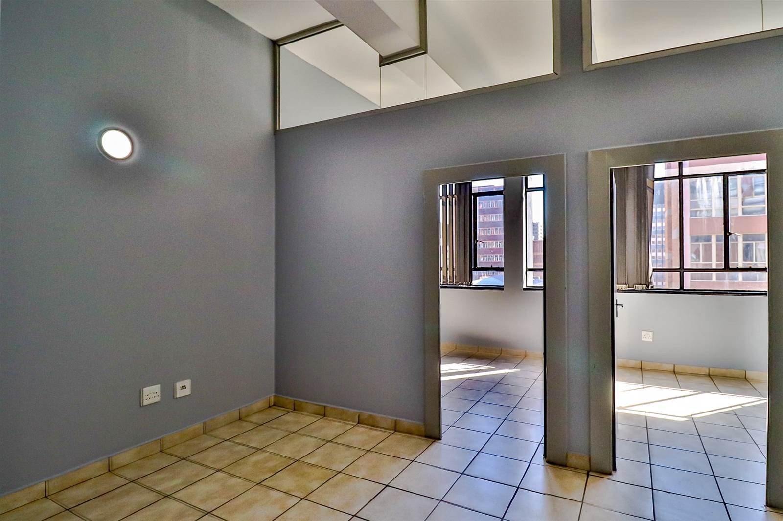 2 Bed Apartment in City & Suburban (Maboneng) photo number 6