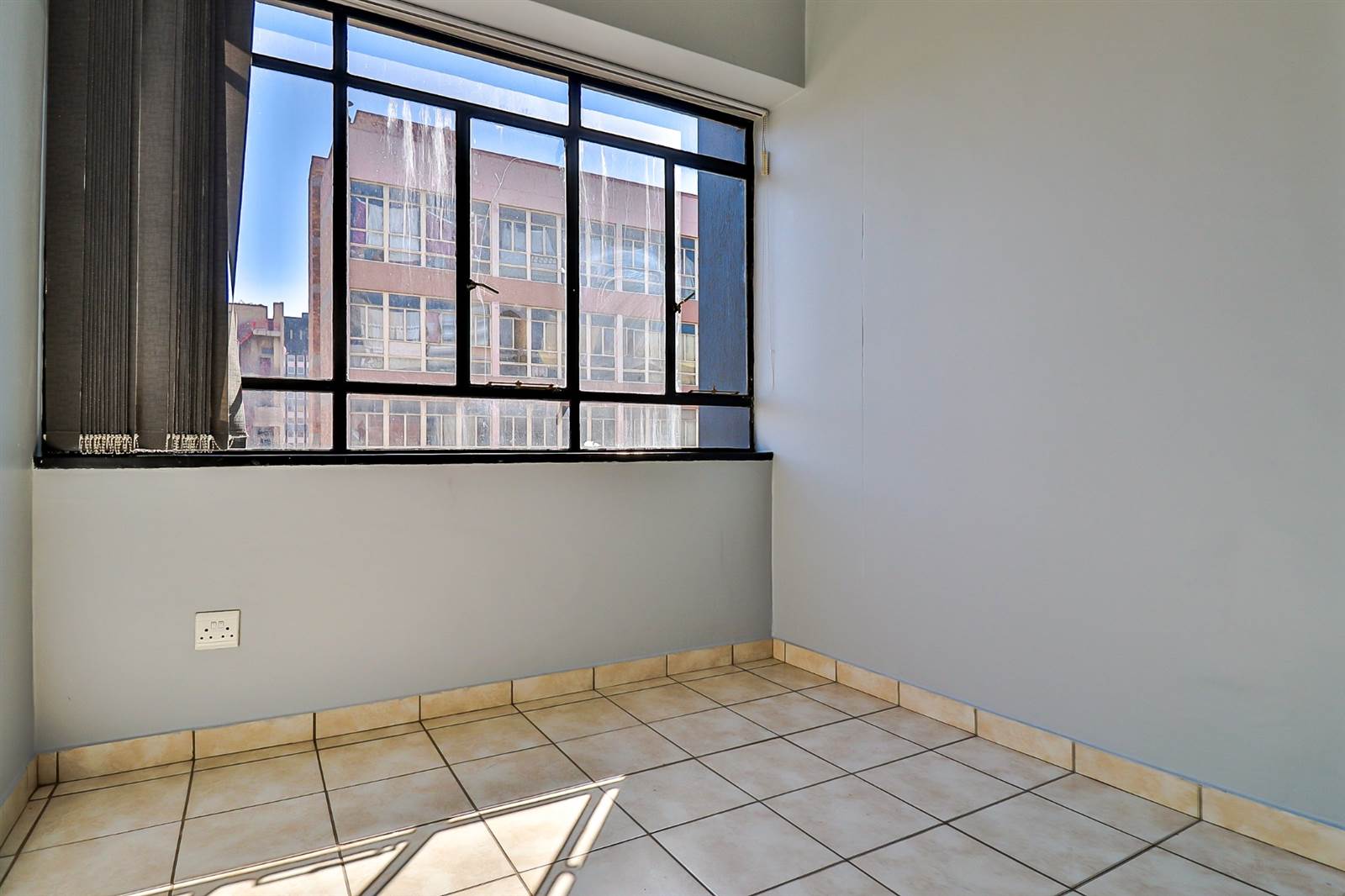 2 Bed Apartment in City & Suburban (Maboneng) photo number 8