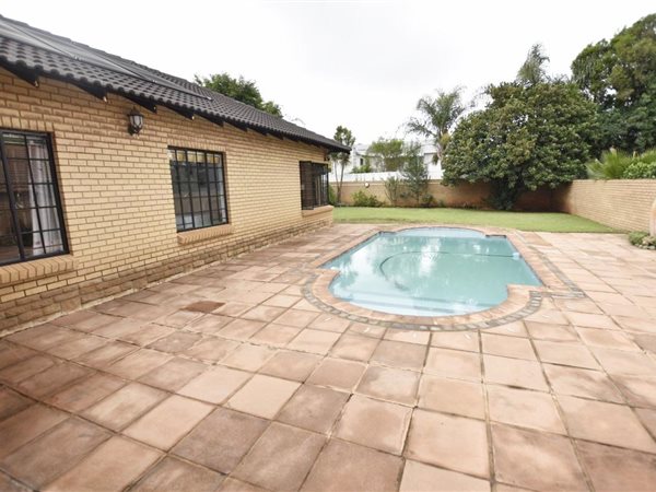 4 Bedroom House 4 Bedroom House