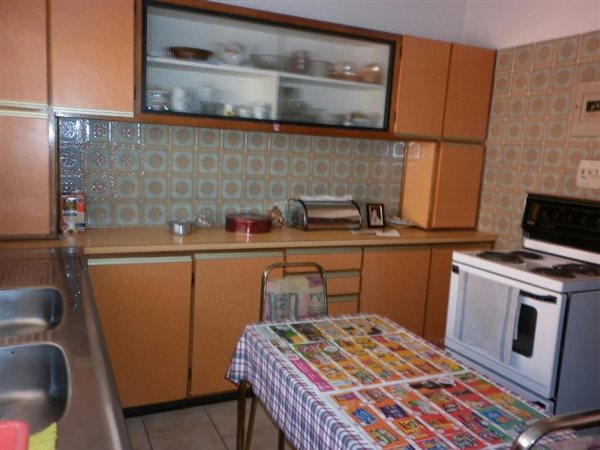 4 Bed House in Umzinto photo number 12
