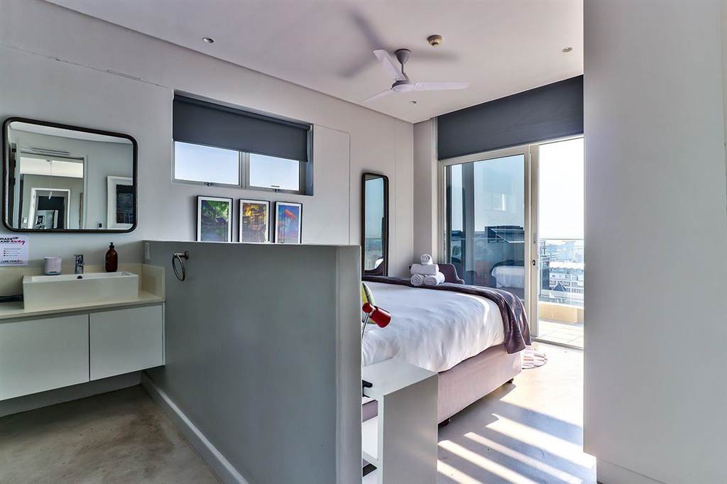 2 Bed Apartment in Cape Town City Centre photo number 19