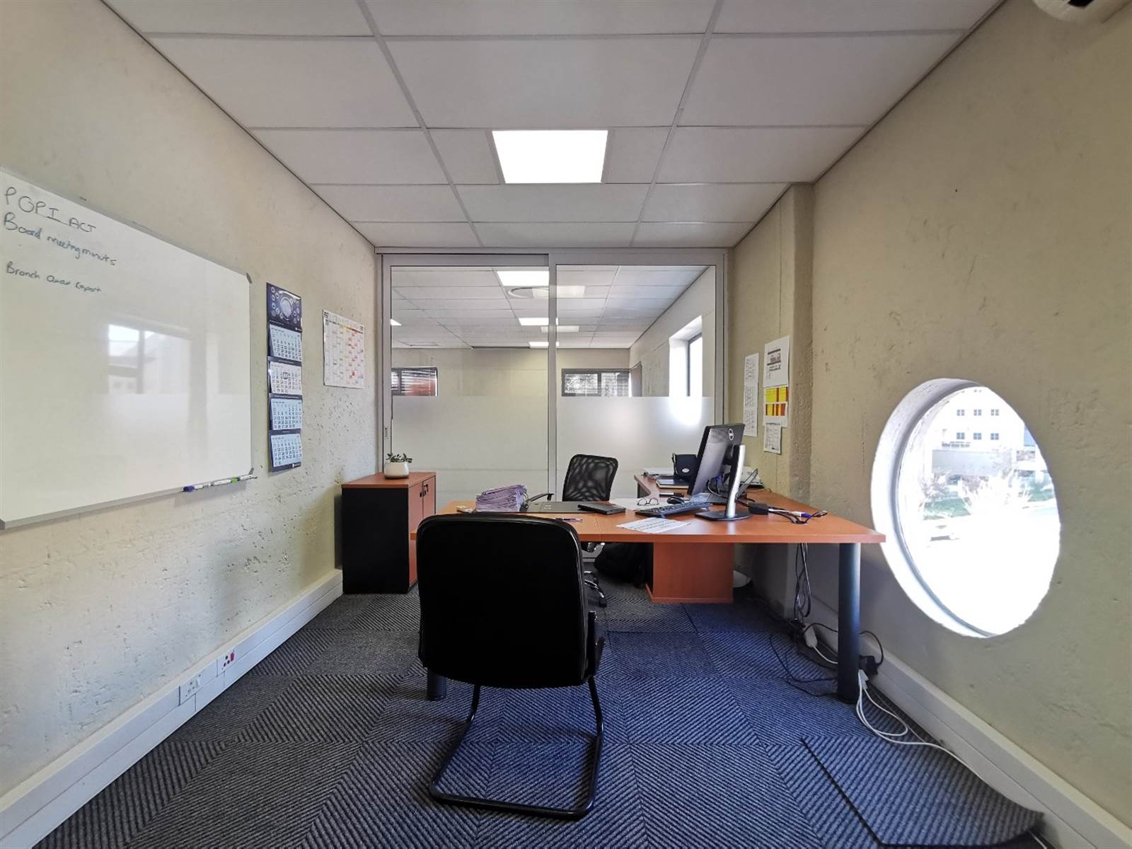 618  m² Office Space in Constantia Kloof photo number 3