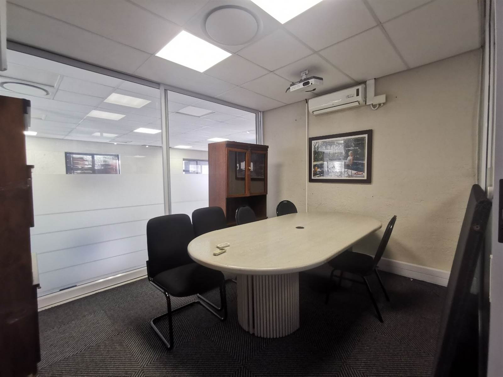618  m² Office Space in Constantia Kloof photo number 14