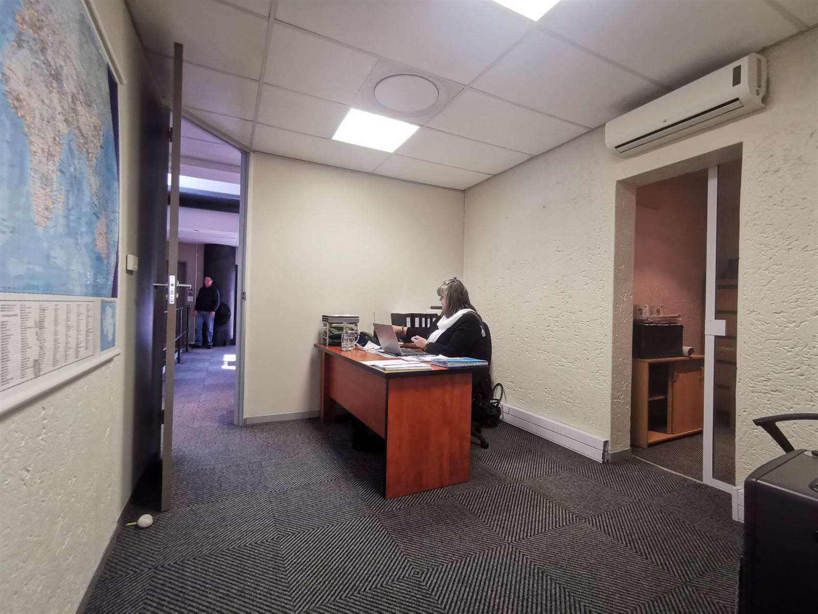 618  m² Office Space in Constantia Kloof photo number 17