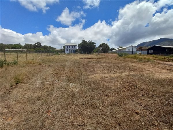 595 m² Land