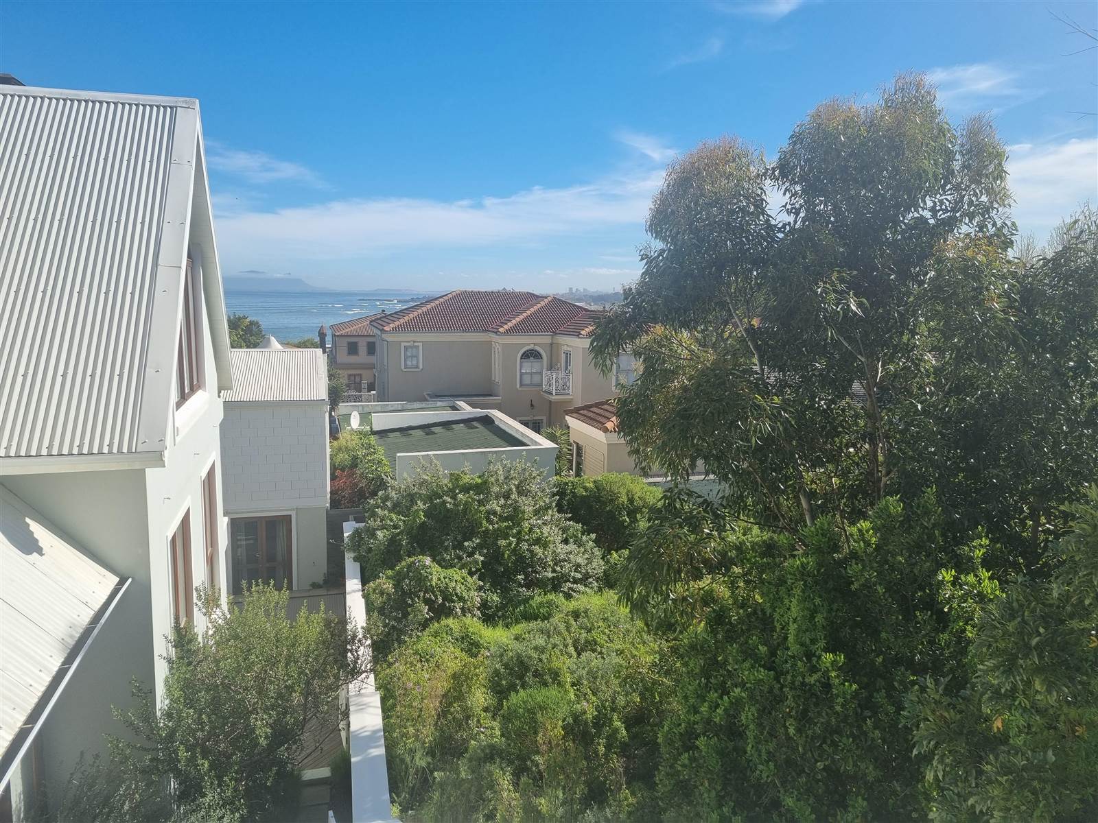 375 m² Land available in Gordons Bay Central photo number 1