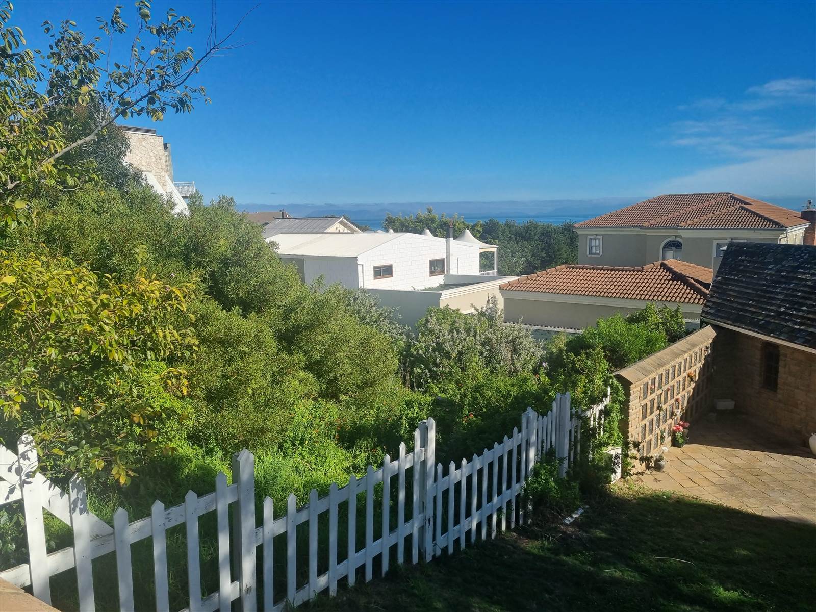 375 m² Land available in Gordons Bay Central photo number 3
