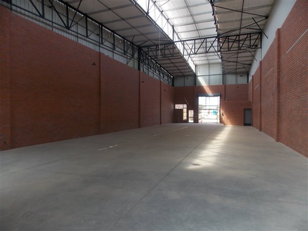 375  m² Commercial space