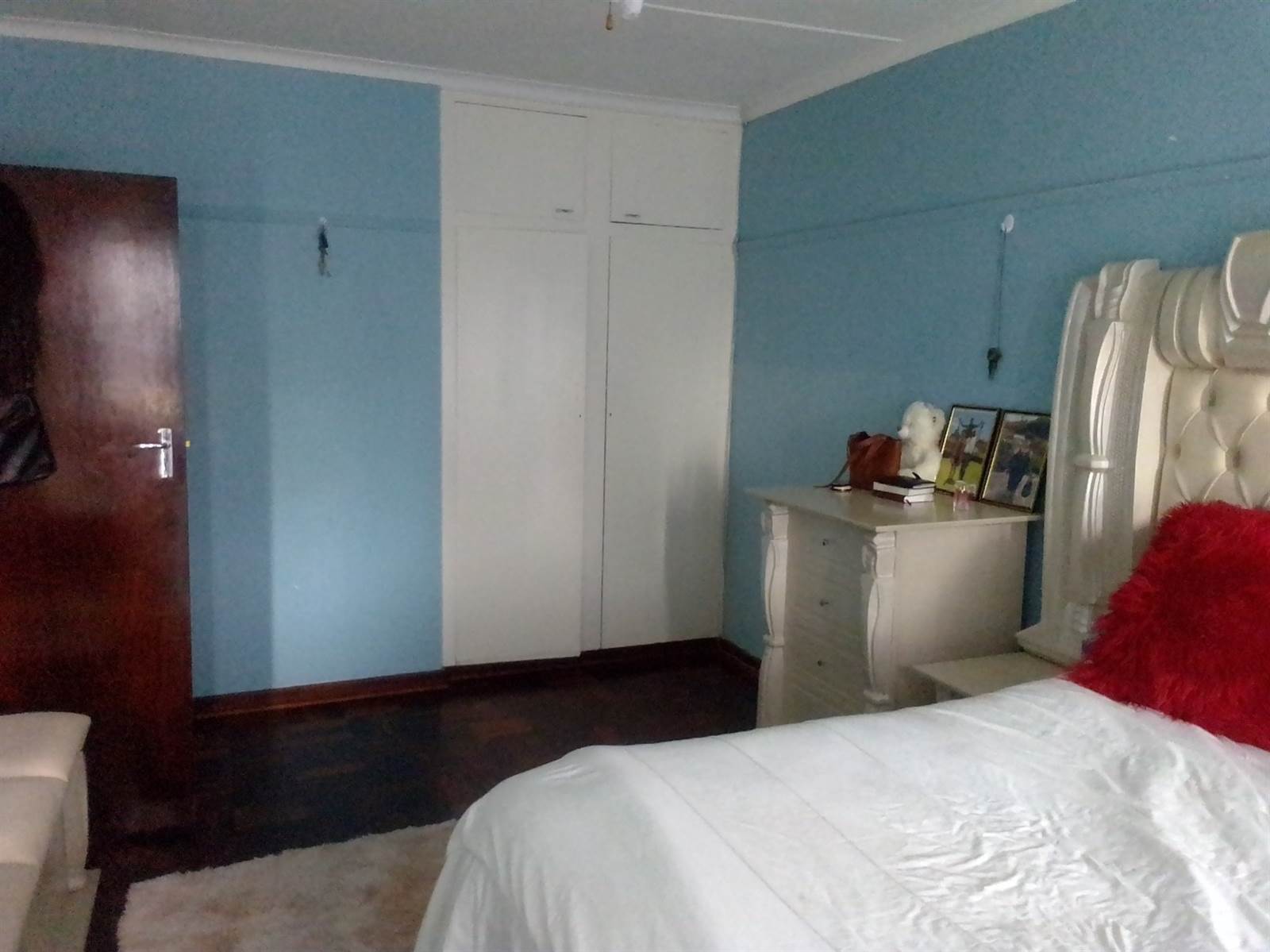 3 Bed Apartment in Southernwood photo number 12