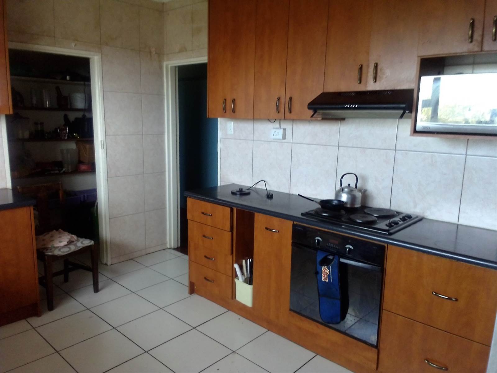 3 Bed Apartment in Southernwood photo number 8