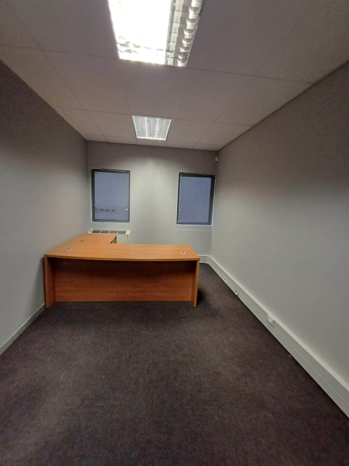 16  m² Office Space in Bendor photo number 1