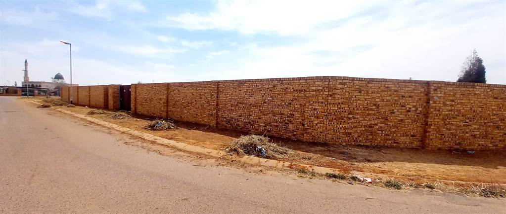 931 m² Land available in Lenasia photo number 2