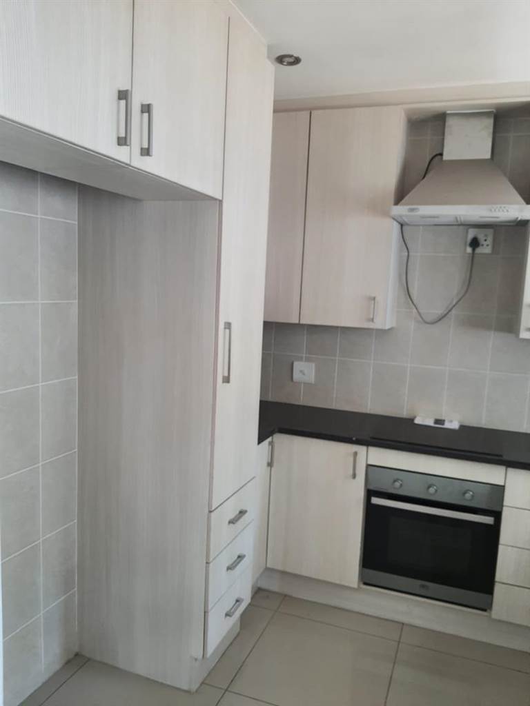2 Bed Townhouse in Rivonia photo number 2