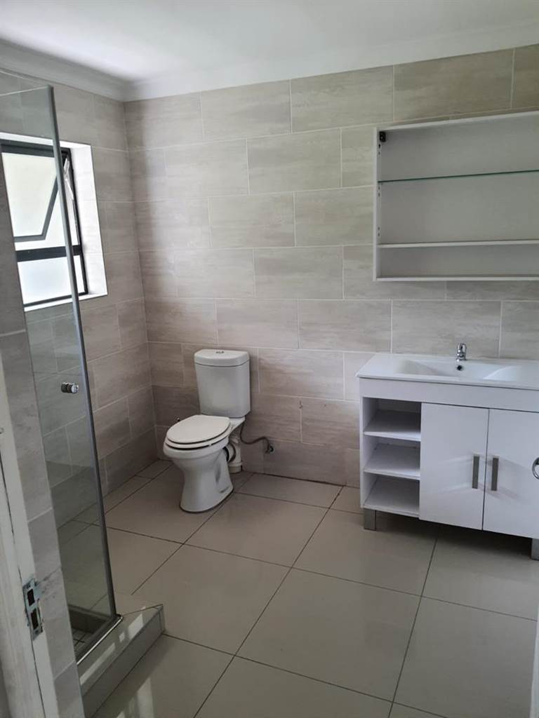 2 Bed Townhouse in Rivonia photo number 6