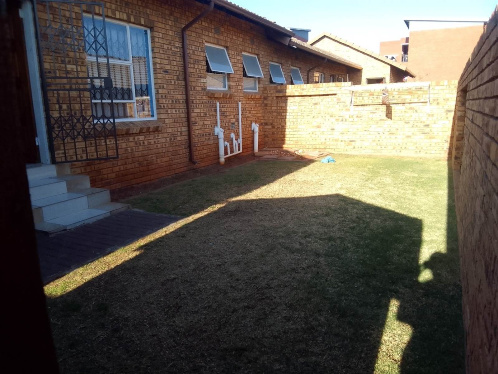 3 Bed Townhouse in Witpoortjie photo number 18