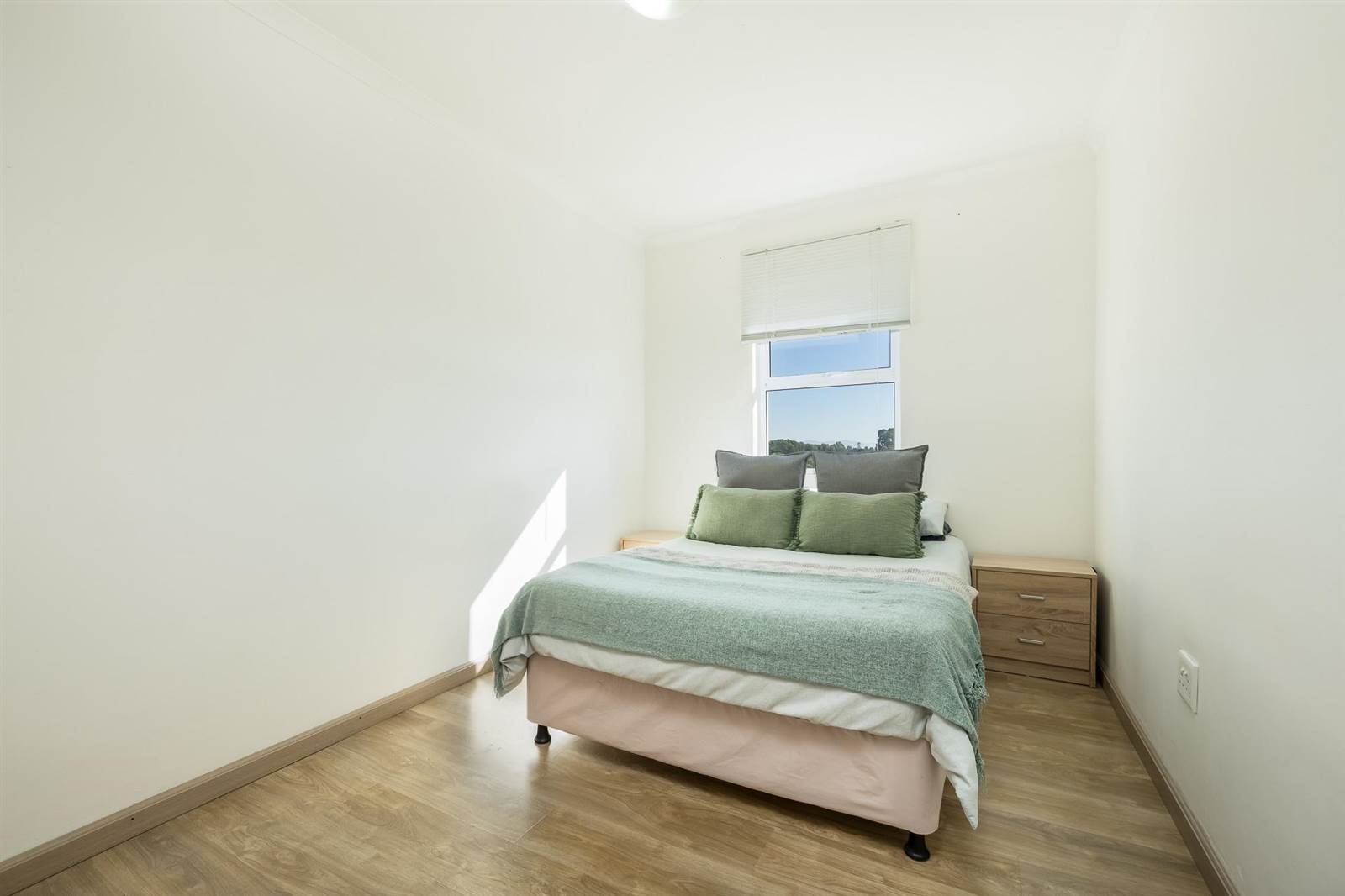 2 Bed Duplex in Durbanville Central photo number 9