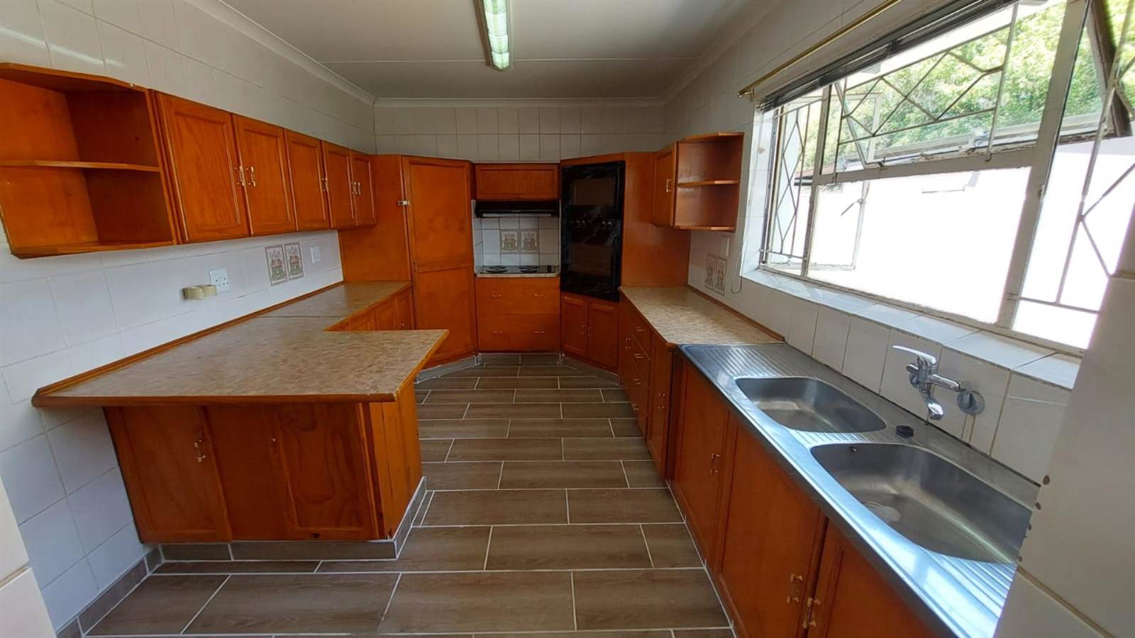 4 Bed House in Secunda Central photo number 17