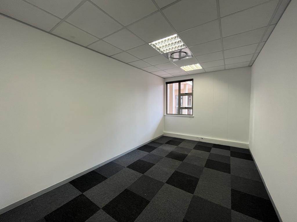 2365.9  m² Commercial space in Bryanston photo number 24