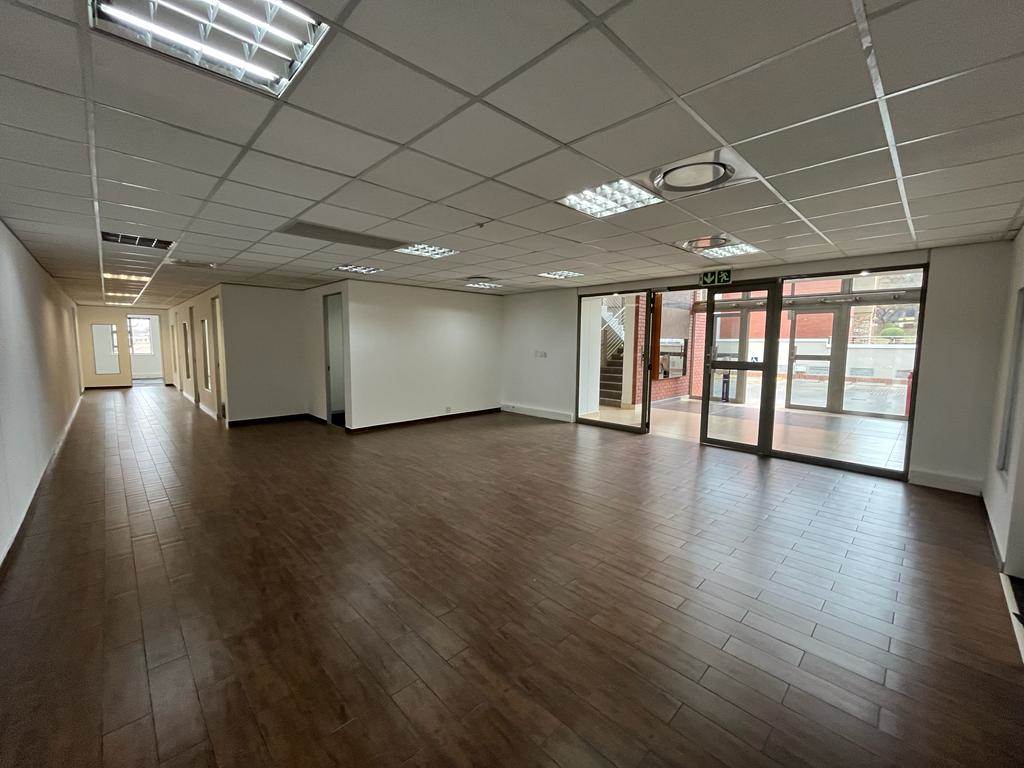 2365.9  m² Commercial space in Bryanston photo number 21