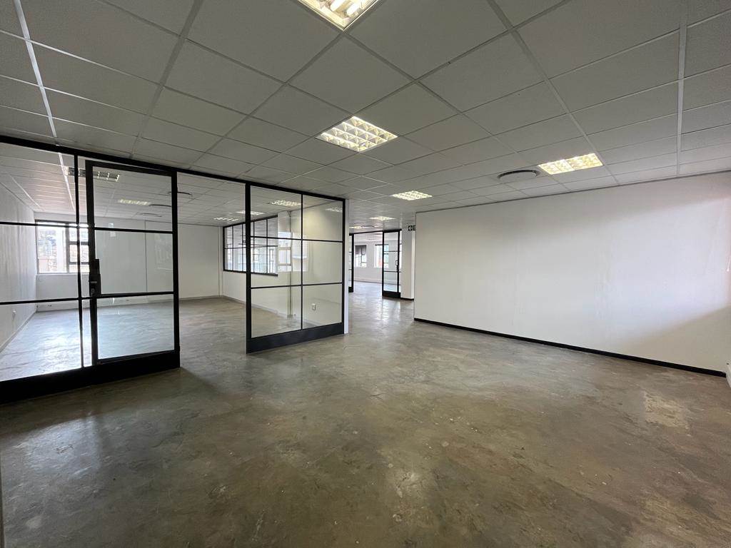 2365.9  m² Commercial space in Bryanston photo number 18
