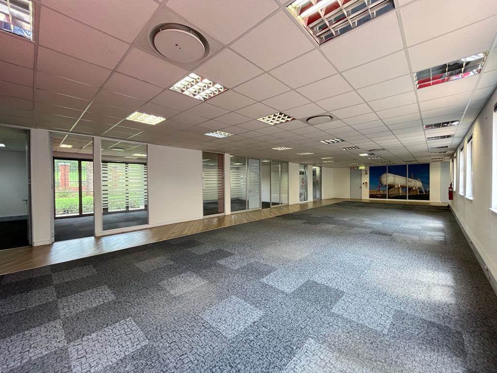 2365.9  m² Commercial space in Bryanston photo number 16