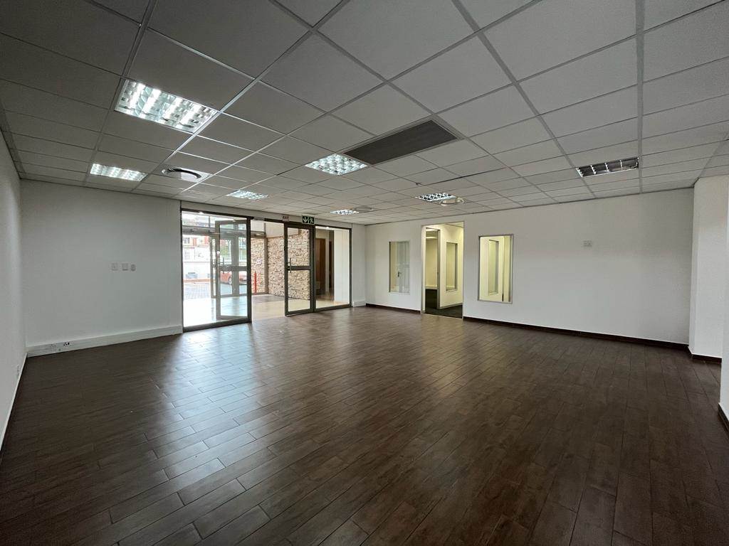 2365.9  m² Commercial space in Bryanston photo number 23
