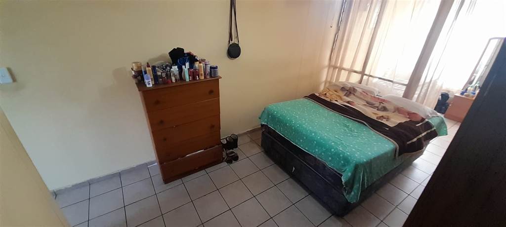 2 Bed Flat in Pretoria North photo number 10