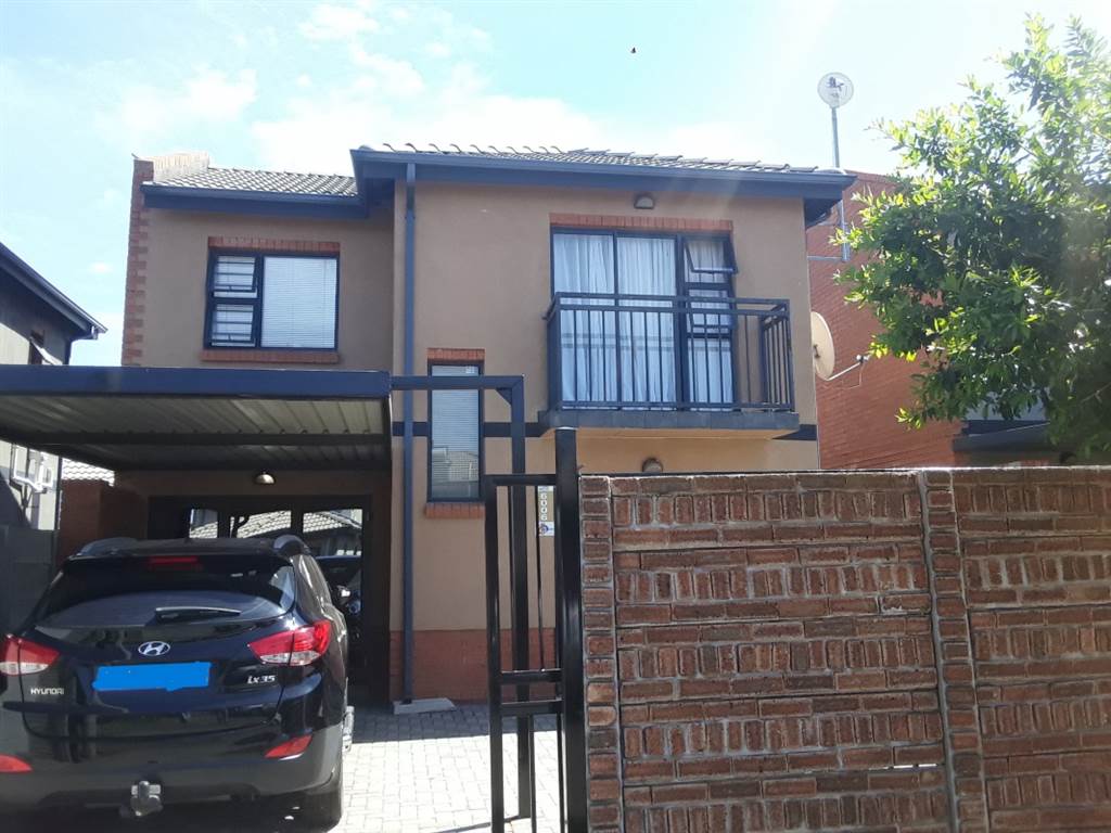 3 Bed House in Leopards Rest Security Estate photo number 22