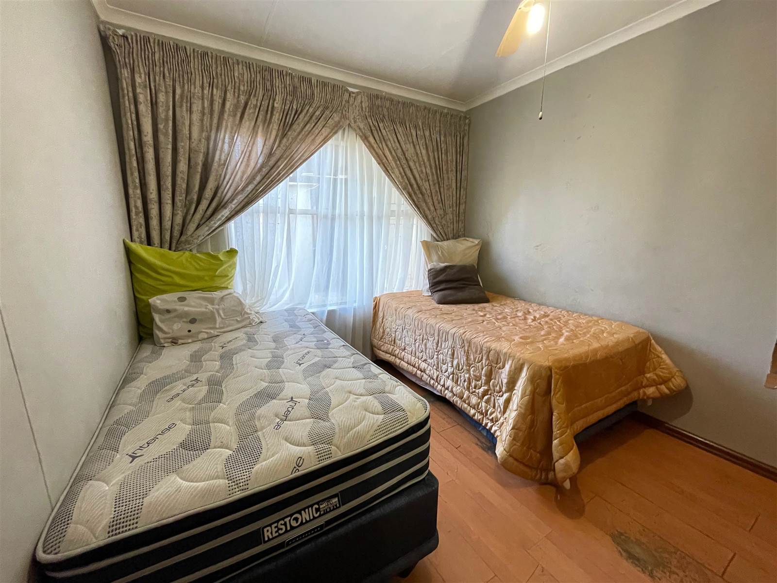 4 Bed House in Barry Hertzog Park photo number 16
