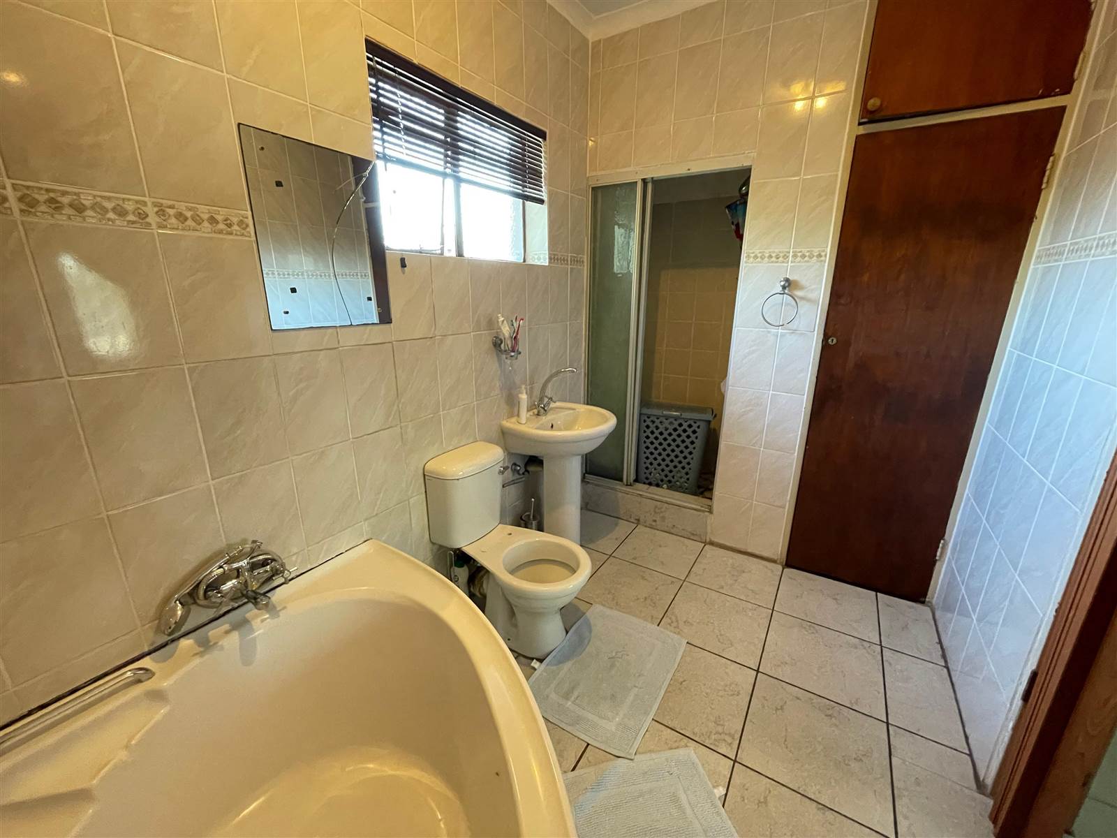 4 Bed House in Barry Hertzog Park photo number 23