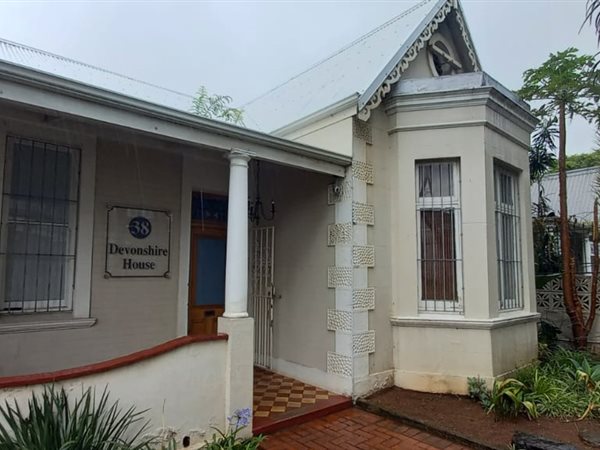 206  m² Commercial space in Glenwood