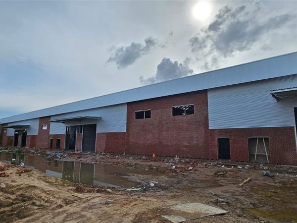 2 220  m² Industrial space